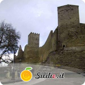 Enna - Castello di Lombardia.jpg