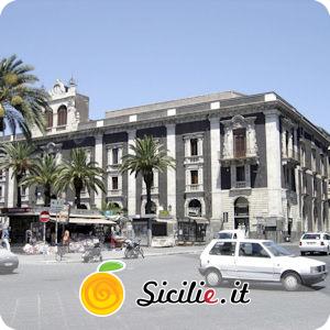 Catania - Palazzo Tezzano.jpg