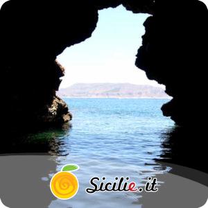 Favignana - Grotta degli Innamorati.jpg