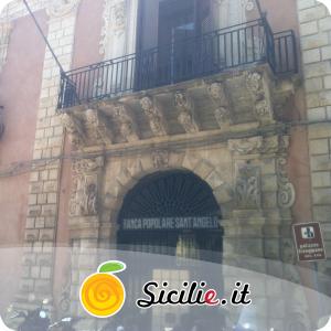 Licata - Palazzo Frangipane.jpg