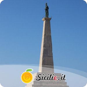 Portopalo di Capo Passero - Statua Bronzea di Maria Santissima Scala del Paradiso.jpg